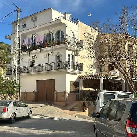 Guest house Atico 2 Y 2 *